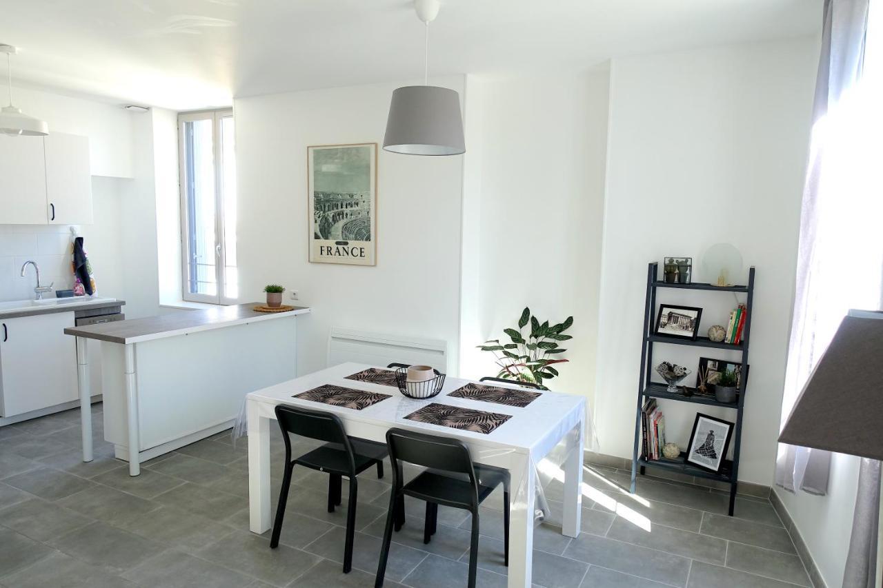 Maison Carree/Coeur Historique De Nimes - Superbe Appt 55M² Exterior photo